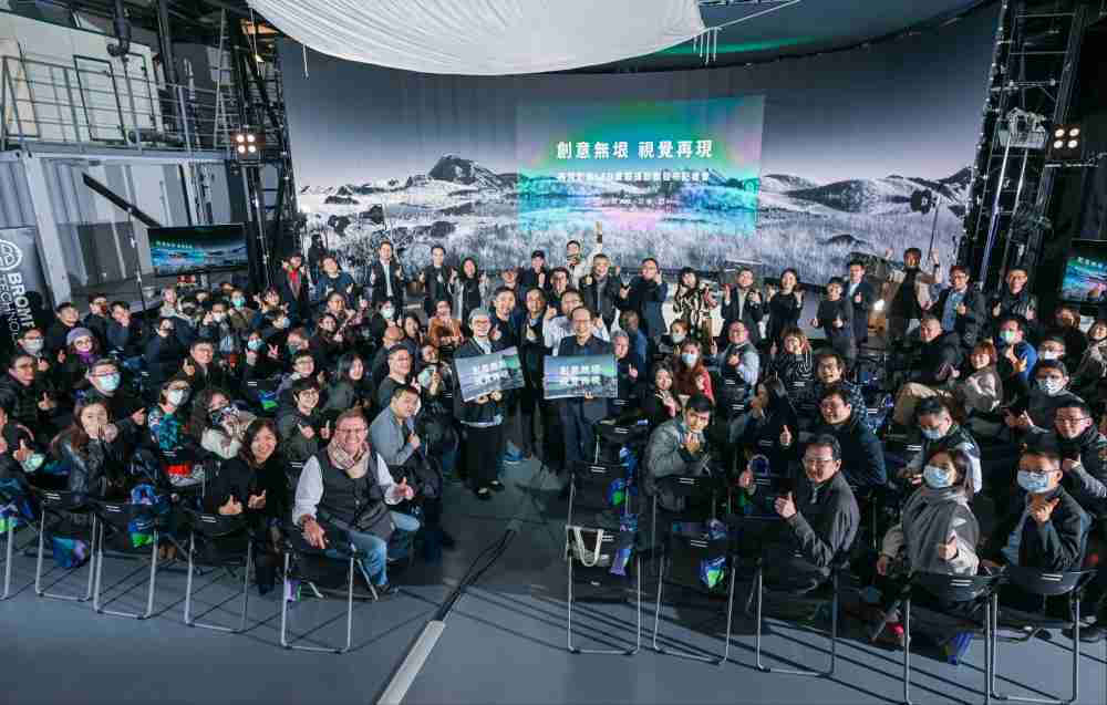 再现影像LED虚拟制作摄影棚整合拍摄场景、、、、内容制作、、、、技术指导到设备租借一站式服务，，，，可望提升LED虚拟制作的影视效能，，，，进而产出更多高质量细致作品